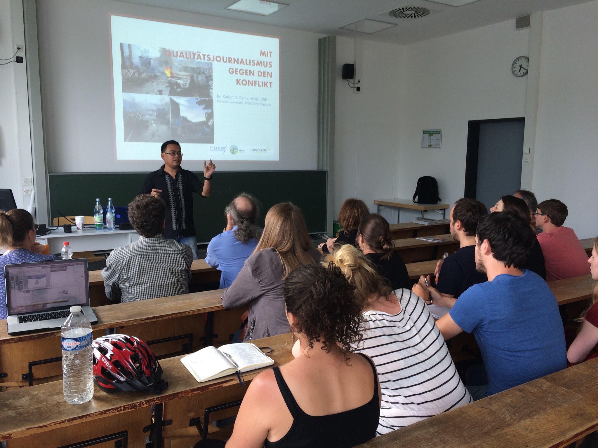 A July 2017 lecture on Conflict-Sensitive Journalism at the Graduate School of Peace and Conflict Studies of the University of Marburg, in Germany.